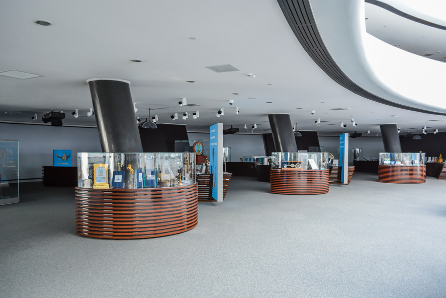 哈薩克斯坦總統(tǒng)圖書館半圓環(huán)型電動(dòng)升降桌柜樣式 哈薩克斯坦總統(tǒng)圖書館半圓環(huán)型電動(dòng)升降桌柜樣式